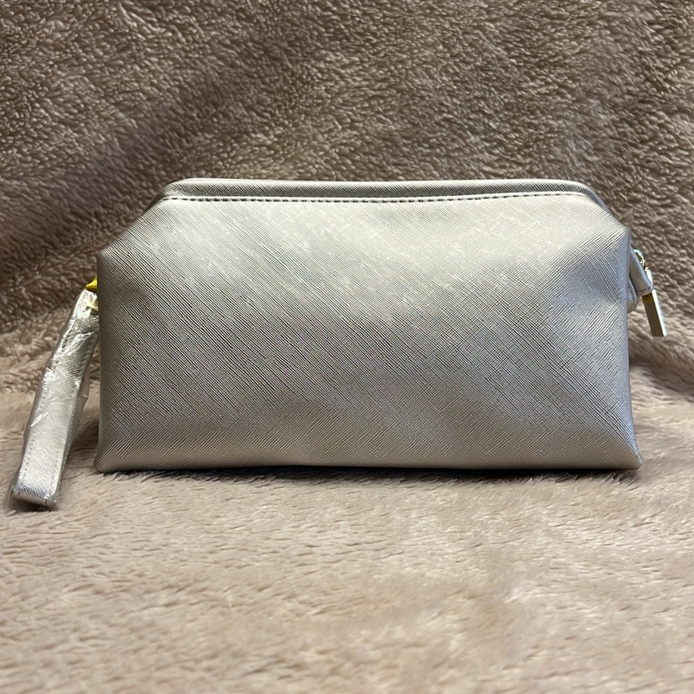 KENDRA SCOTT Zip Cosmetic Case *Sold Out - Picture 9 of 10